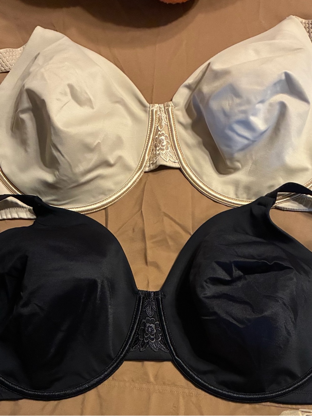 2 - Vanity Fair Smooth Underwire Bras in 1-Ivory and 1-Black